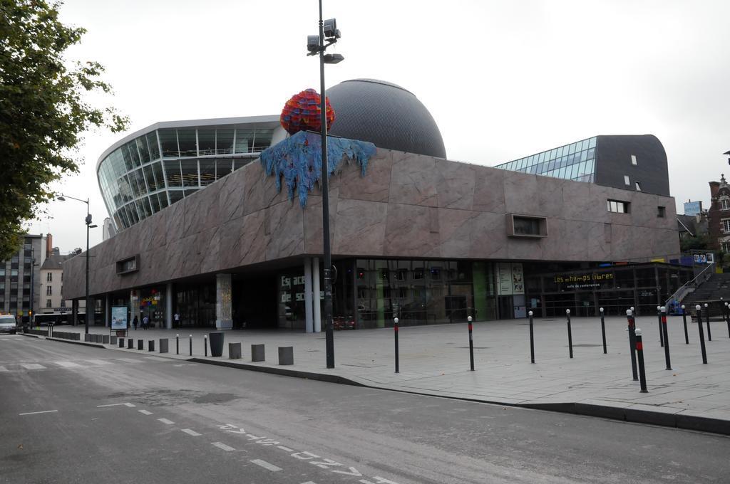 Mercure Rennes Centre Place Bretagne Exterior photo